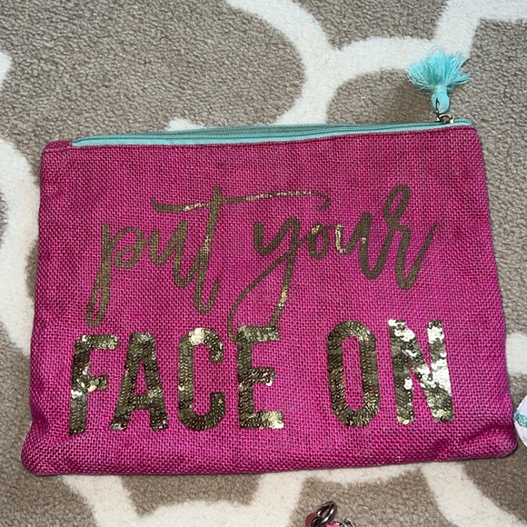 Accessory totes 💕 - Picture 2 of 7